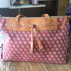 Dooney and Bourke tote new